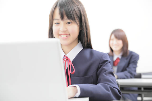 学割で安く買えるPC・ノートパソコン、小学生、中学生、高校生、教員も利用可能